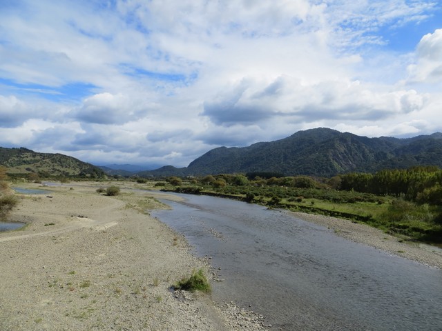 Karakatuwhero River