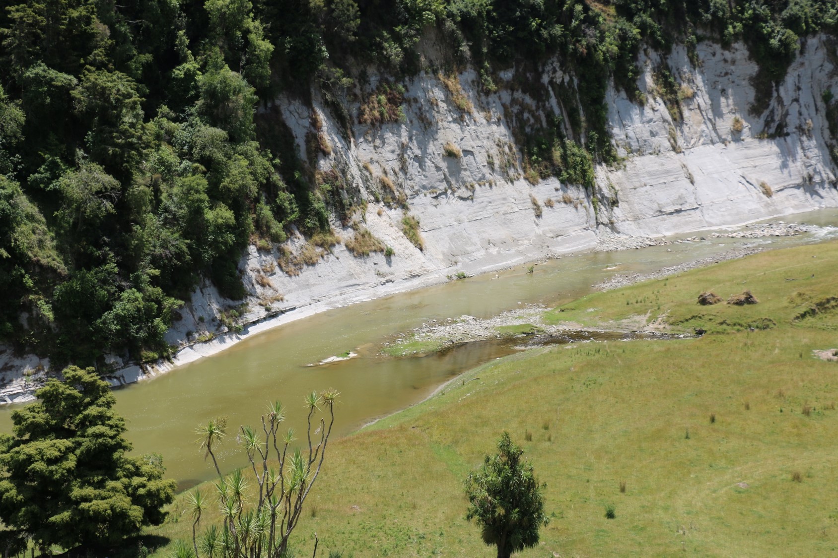 Hangaroa River
